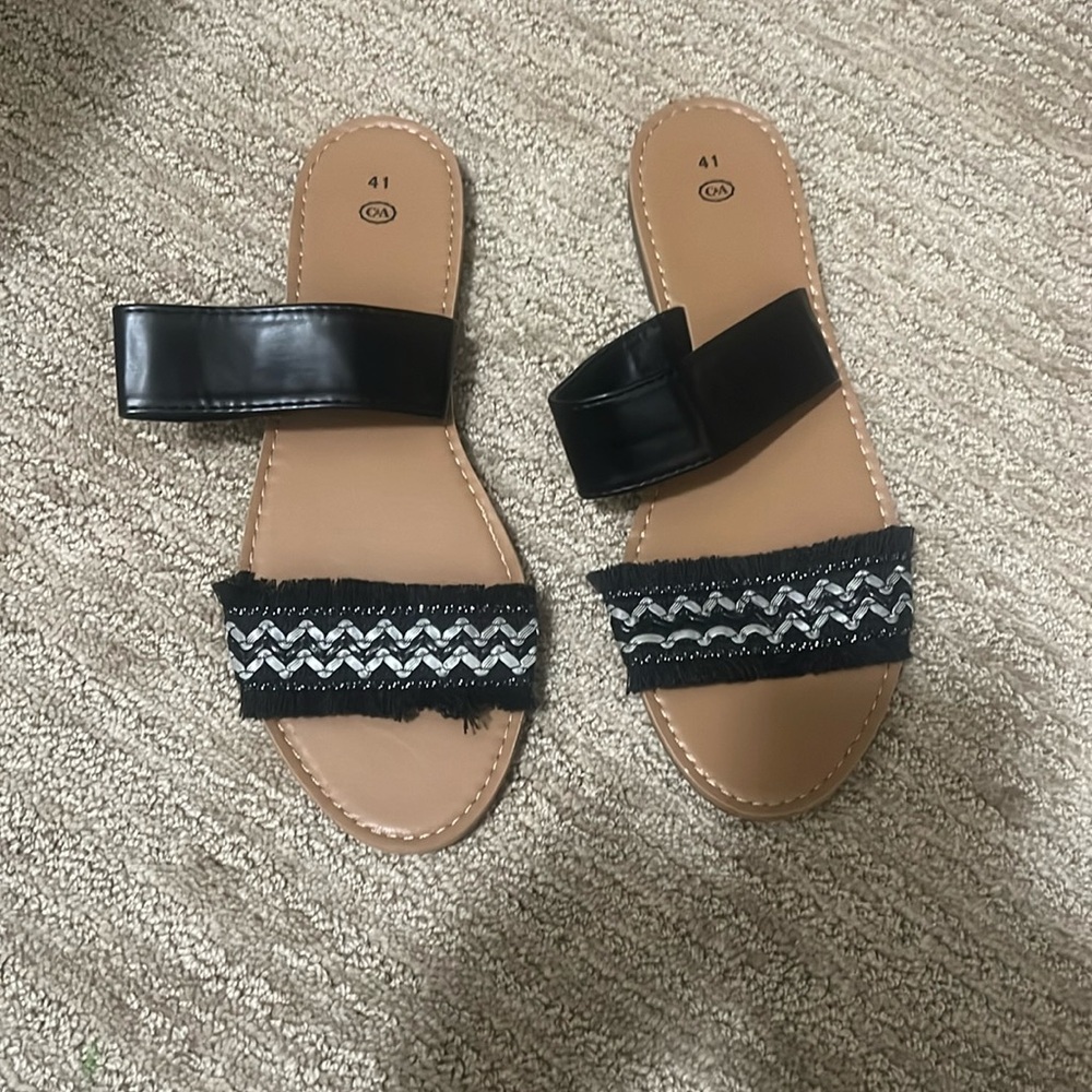 Womens sandals size 9.5